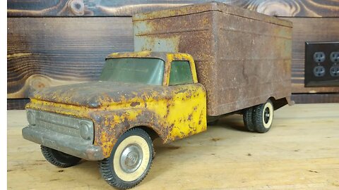 Rusty 1960's Nylint Hertz Ford Box Truck Restoration