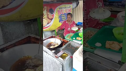Live Cooking Surabaya Street Food, Martabak Isi Daging Bisa, Bihun Ok, Campur Sari Juga Hayooh...