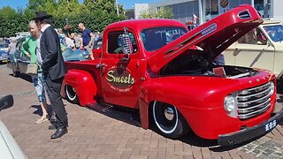 De eerste lading klassieke auto's @ Oldtimertreffen Geleen 7.8.2022. Classic cars automobiles