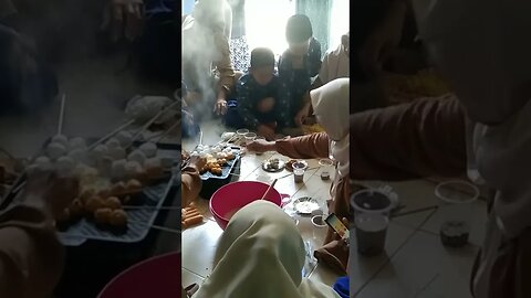 Kegiatan Makan saja