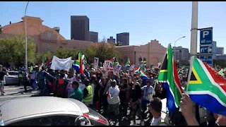 Streets of Cape Town filled with anti-Zuma protestors (U6H)