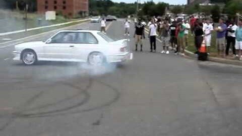 Exclusive!!! E30 m3 epic burnout