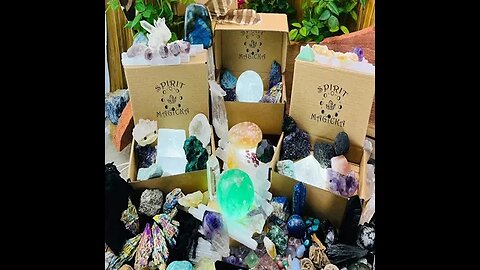 CRYSTAL COLLECTORS SURPRISE TREASURE BOX (MONTHLY SUBSCRIPTION)