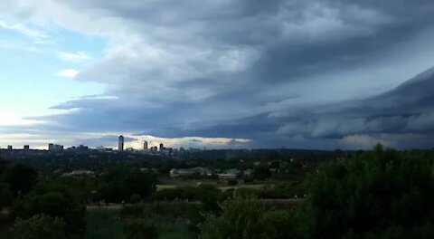 SOUTH AFRICA - Johannesburg. Carols by Candlelight rained out (Video) (VaU)