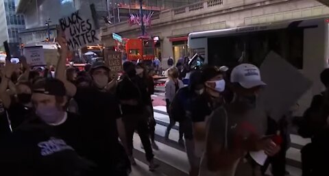 Al menos tres heridos y 11 detenidos durante una protesta contra el racismo en Nueva York