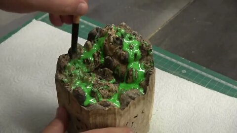 Casting Dried Flowers In Resin to Make a Vase-3