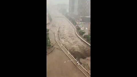 Massive flooding in Beijing China 🇨🇳