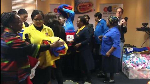 WATCH: Handwoven blankets donated to Mandela foundation (tec)