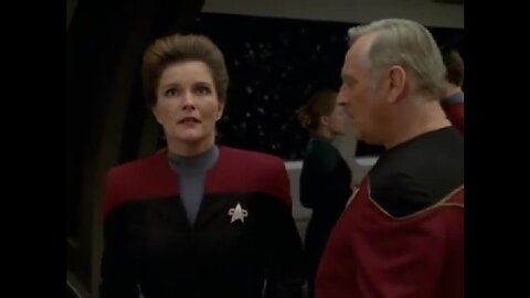 Janeway vs. evil Alien