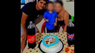 Pai é demitido após foto com refrigerante rival na festa do filho de 2 anos