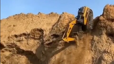 Amazing Heavy Equipment Excavator Gears