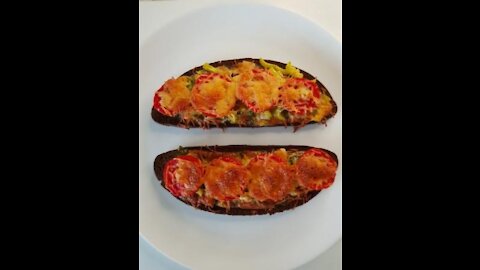 What to cook from stale bread. Fast food pizza on black bread
