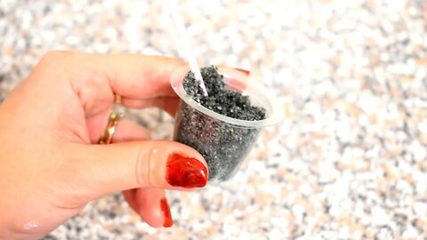 How to Colour White Granulated Sugar Black for Cake Decorating | Granny's Kitchen Recipes