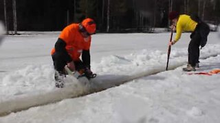 Le plus grand manège de glace du monde!