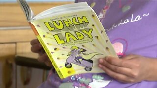 Cleveland kids can pick up books with their lunches