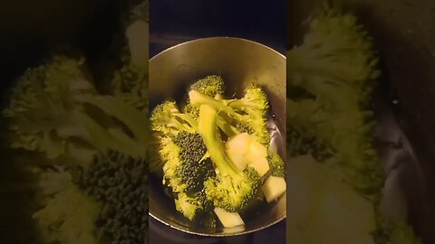 Steaming Broccoli 🥦 | #steamed #yummy #tasty #foodie #fyp