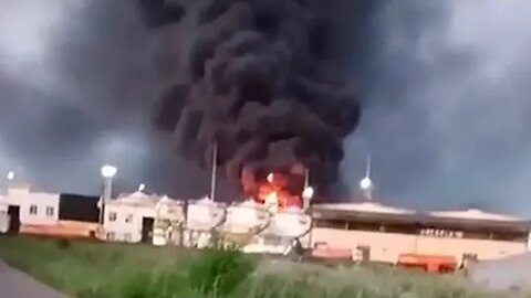 Terrible explosion - Ukraine drone attack on Russian oil storage