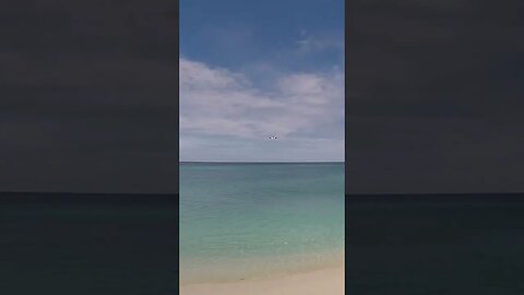 Planes Landing in St. Barts & Maho Beach, Sint Maarten