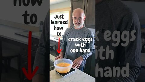 Just learned how to crack eggs with one hand #shorts