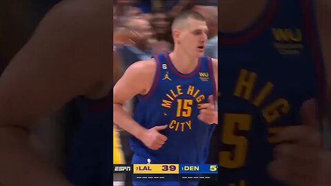 NIKOLA JOKIC SPIN MOVE LEFT DAVIS BEHIND 🤯🏀#shorts