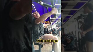 Dica de exercício para deixar seu peito mais largo #shorts