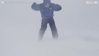 Tempestade de neve na Islândia captada por moradores
