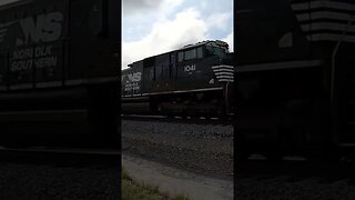 Norfolk Southern & Eastern Alabama Up Close, Train Horn #train #railfan #asmr #trainhorn #railway