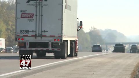 Bill requires driver to use blinkers when changing lanes