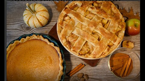 Pumkin Pie vs. Apple Pie foe Thanksgiving