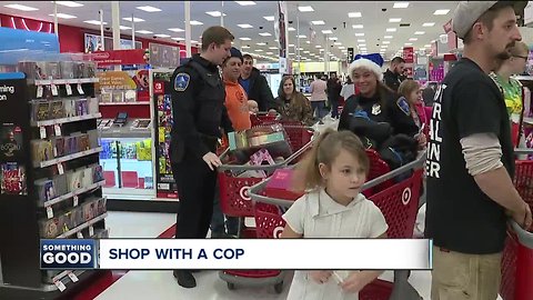 Mentor-on-the-Lake police bring holiday cheer