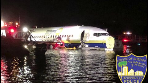 Jacksonville Mayor: Large airplane down in a river, more than 100 on board