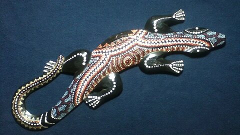 CURIOS for the CURIOUS [64] : Hand Painted Wooden Gecko with Dots #4. Made in Indonesia.