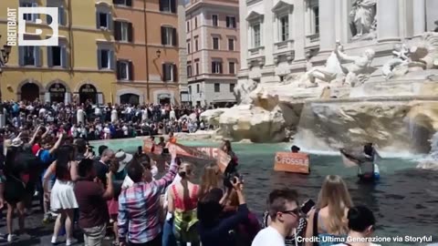 Climate Protesters Arrested After Defacing Italian Fountain, Crowd Cheers After Fountain Reopens