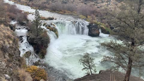Central Oregon – Steelhead Falls – Waterfall Vantage Point