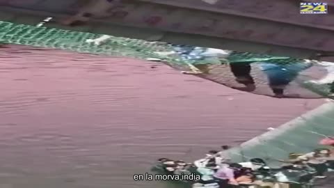 ️Al menos 60 personas fallecieron a consecuencia del derrumbe de un puente peatonal en Morva, India