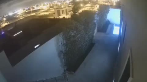 Blue light flashes in the sky at the moment of the earthquake in Morocco