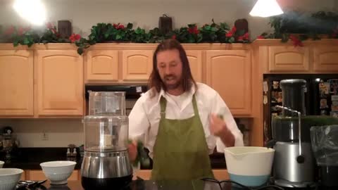 GREEN SOUP RECIPE ~ SUPER POWERED RAW VEGAN RECIPES - Dec 6th 2011