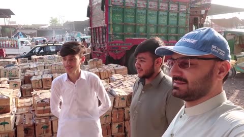 Peshawar food street Breakfast and fruit Mandi visit Peshawar | Street Food Pakistan