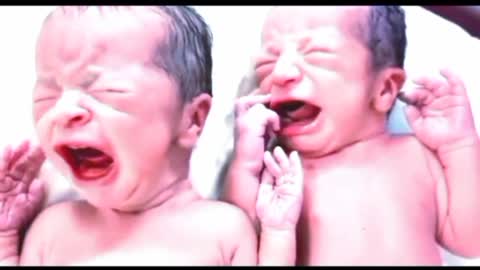 TWins Have Their First CoNversaTioN AN Hours After Being BorN