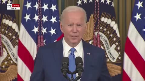 Clueless' Joe Biden 'panics' after Elon Musk question