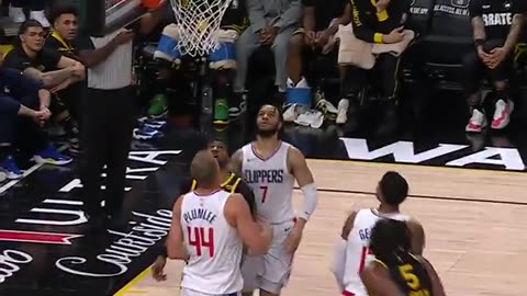 NBA - Steph Smashes the defense.