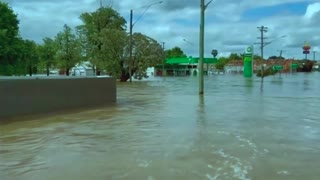 Australia! People are preparing for new record floods!