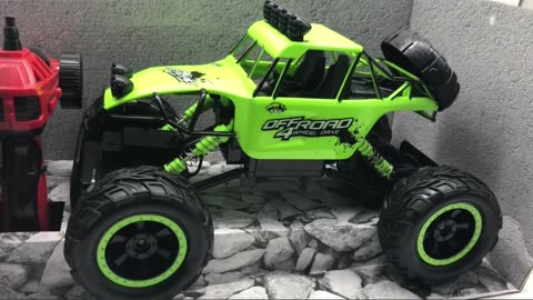Off-road remote control vehicle