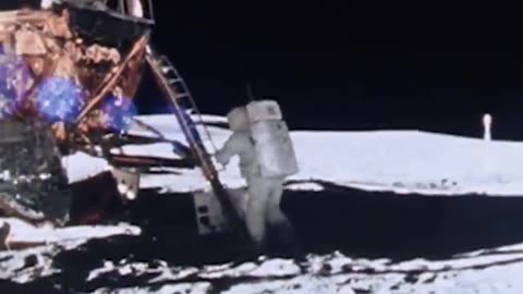 Som ET - 45 - Moon - Apollo 14 - U.S. Flag on the Moon