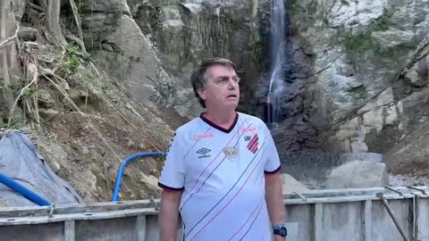 Bolsonaro cita 'orgulho' por apoio a Tarcísio em vídeo na Rio-Santos