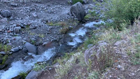 Oregon – Mount Hood – Overlooking Beautiful Zig Zag River – 4K