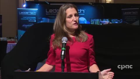 Canada: Deputy PM Chrystia Freeland speaks with reporters in Windsor, Ont. – October 19, 2022