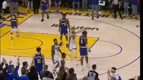 The NBA report a missed foul call on Klay Thompson at the end of Kings-Warriors game on Monday🚨👀