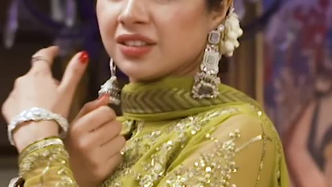 Sabeena Farooq - Mehndi Dance 💃💃 𝑻𝒆𝒓𝒆 𝑩𝒊𝒏 😍 #𝐘𝐮𝐦𝐧𝐚𝐙𝐚𝐢𝐝𝐢 #𝐖𝐚𝐡𝐚𝐣𝐀𝐥𝐢 #𝐬𝐡𝐨𝐫𝐭𝐬 #𝐯𝐢𝐫𝐚𝐥