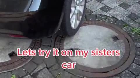 Install some small accessories on sister's car tires